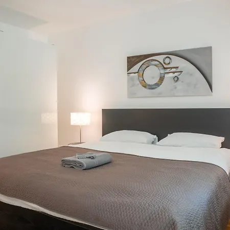 Baseliving - St Jakob, Near Esc - Bahnhof Sbb Apartment Basel